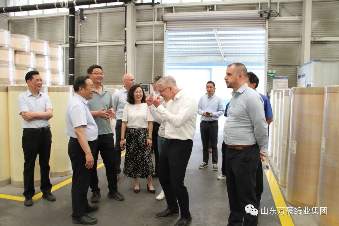 德国曼胡默尔集团供应链高层领导来龙德乐动买球-乐动买球（中国）交流考察